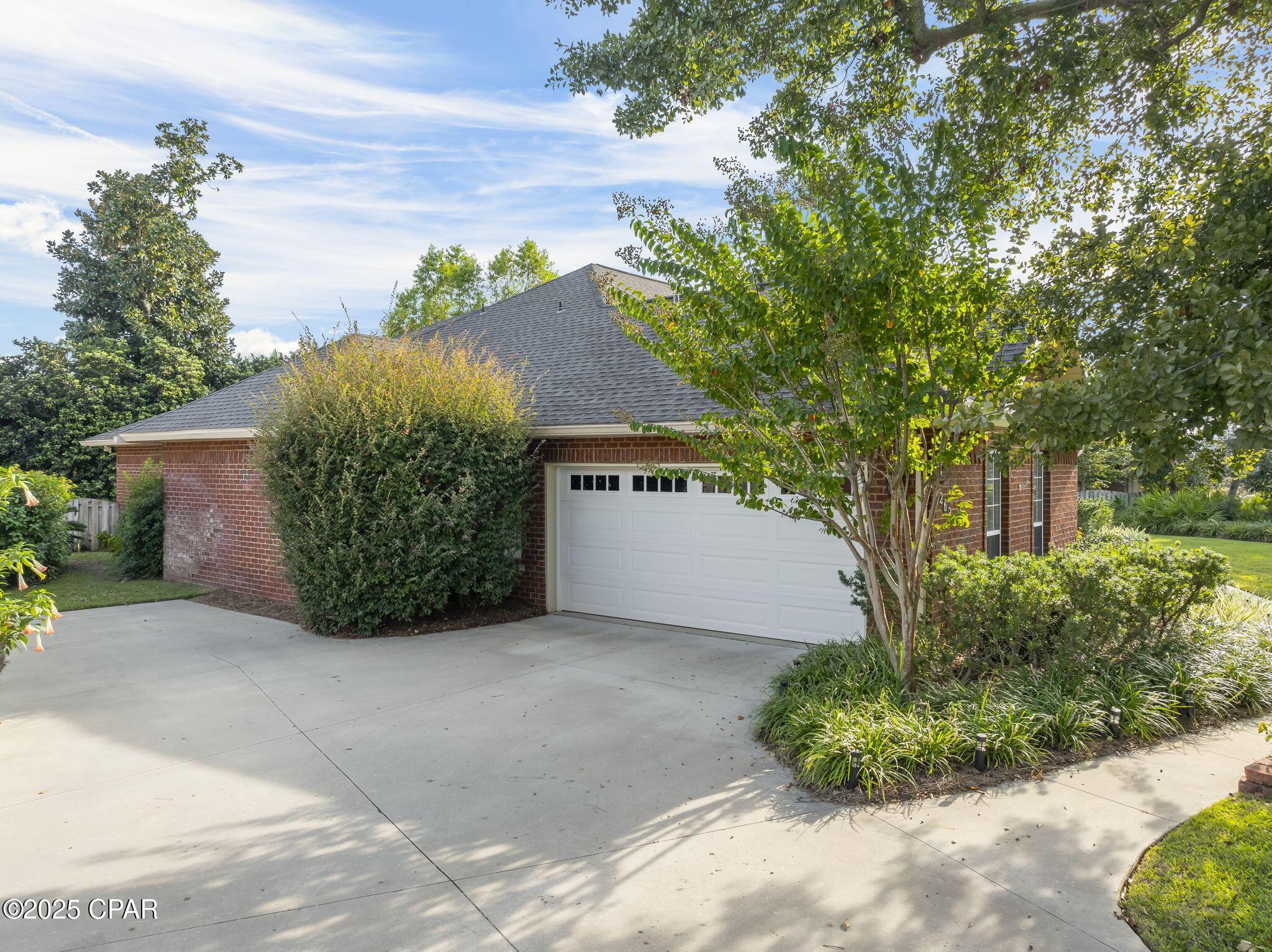Image 4: Side-entry two-car garage