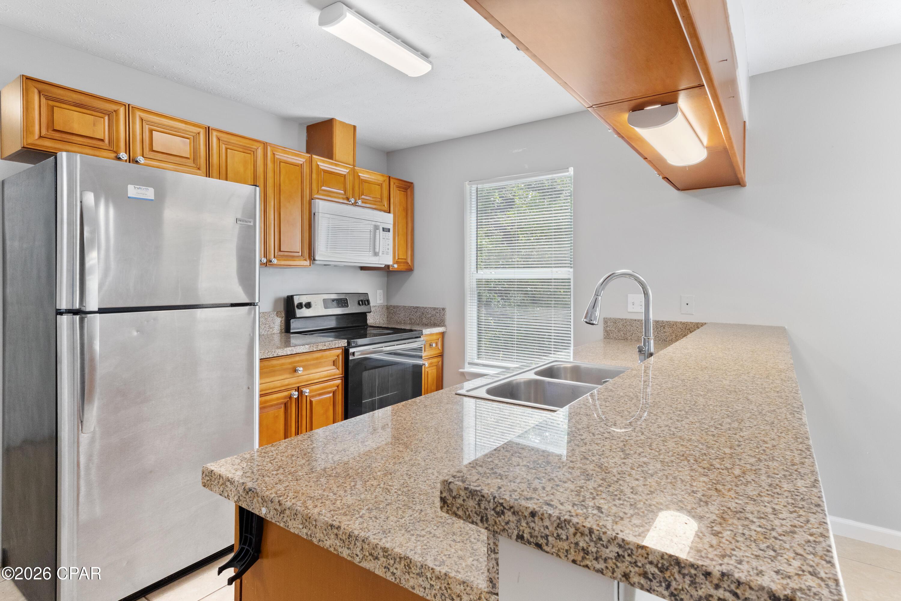 Image 3: 754 Sherman Ave B (2)