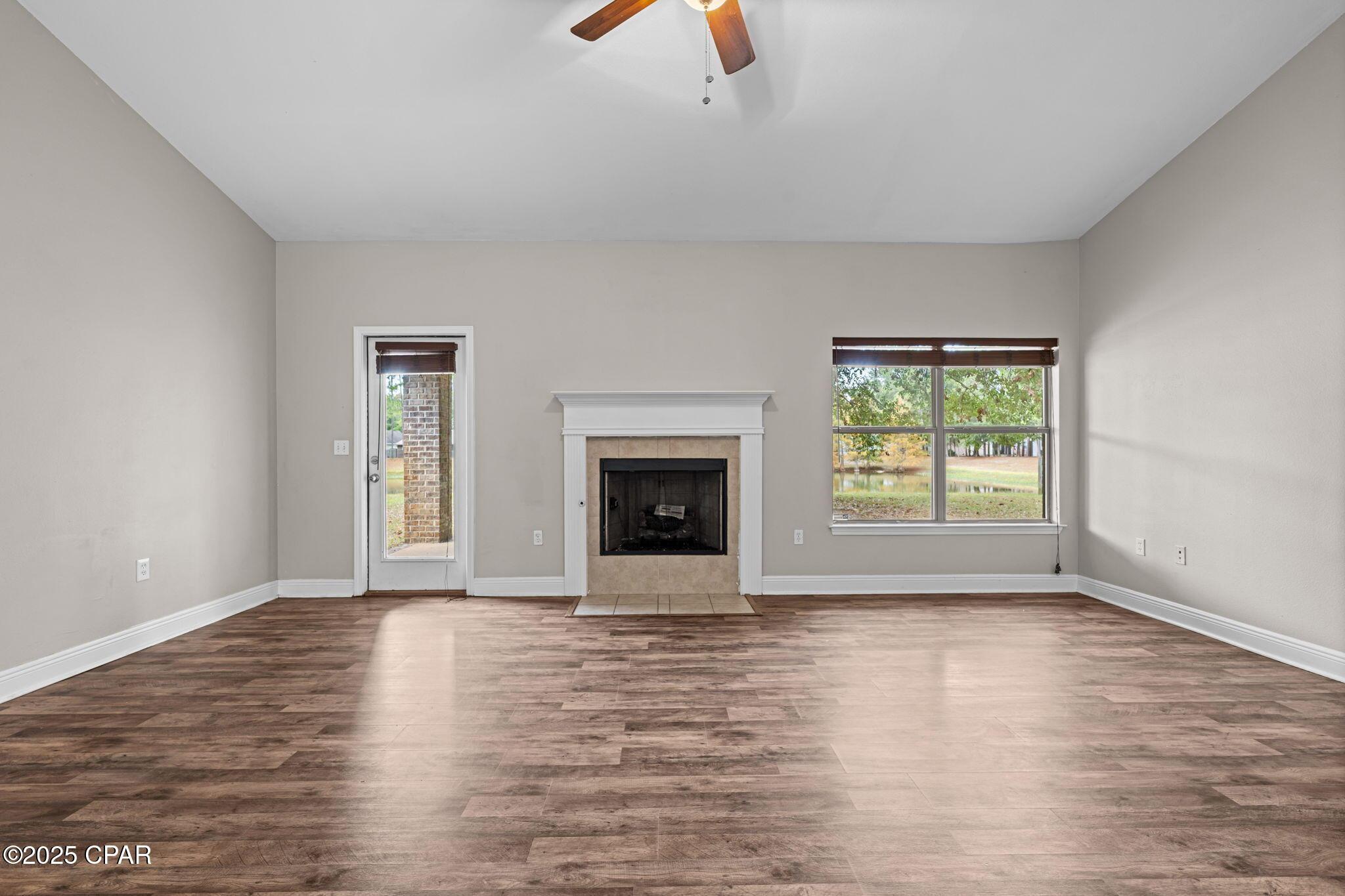 Image 3: 18-web-or-mls-497 symphony way-18