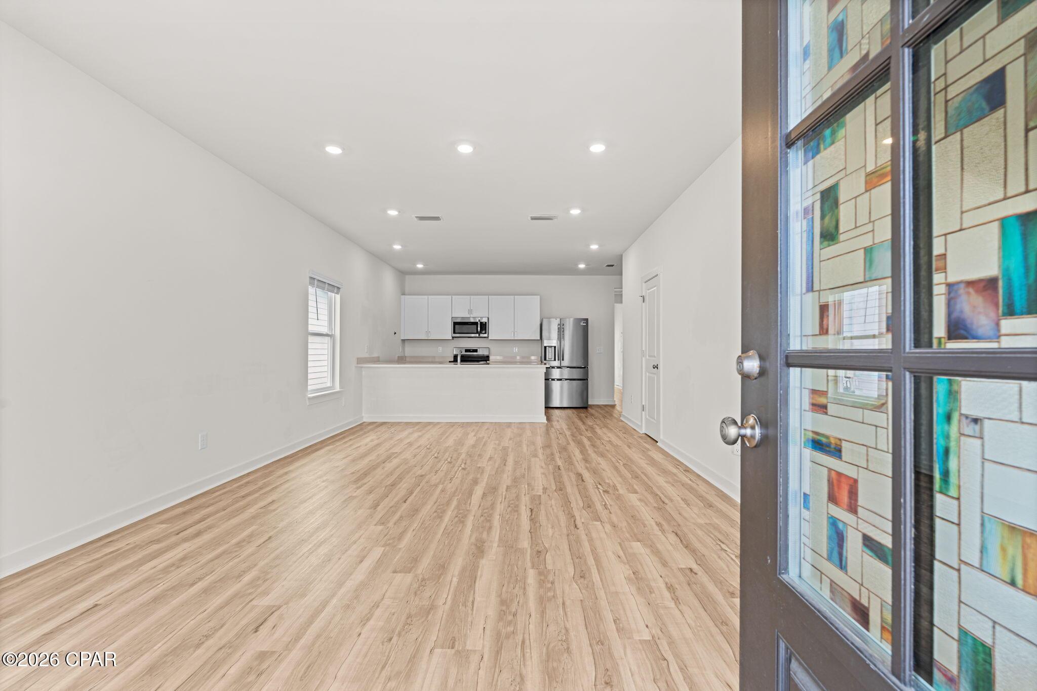 Image 3: 7-web-or-mls-2319 Discovery Loop-18