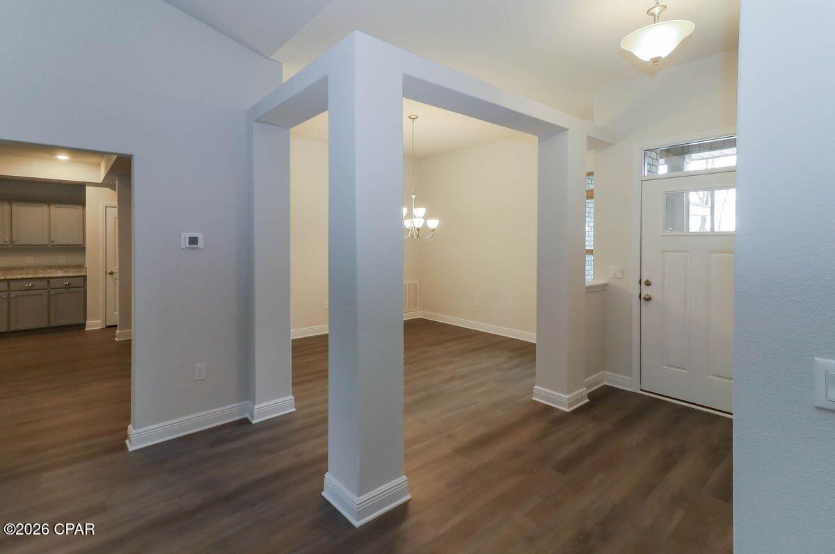 Image 4: dining room