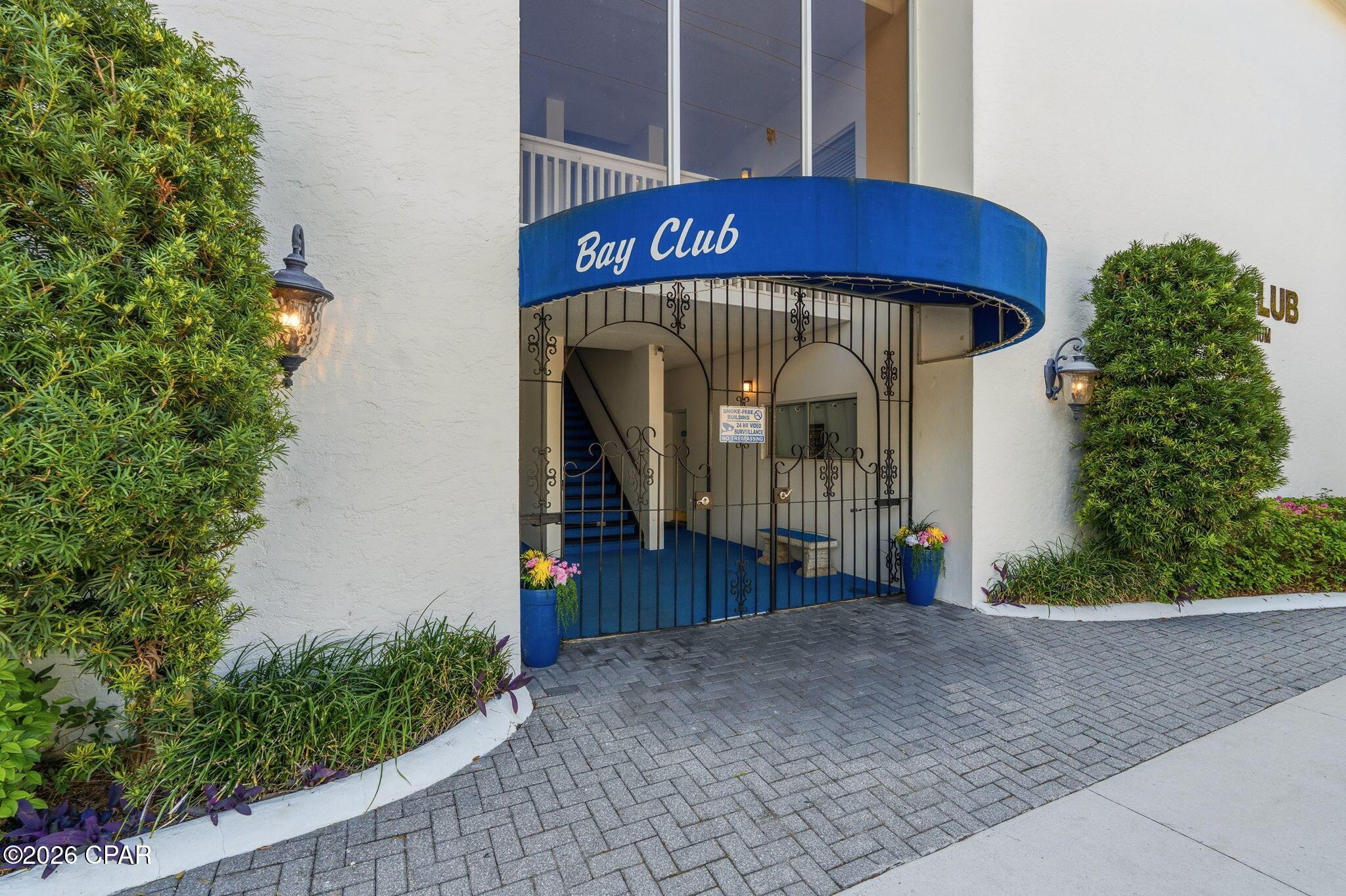 Image 3: Bay Club Condo