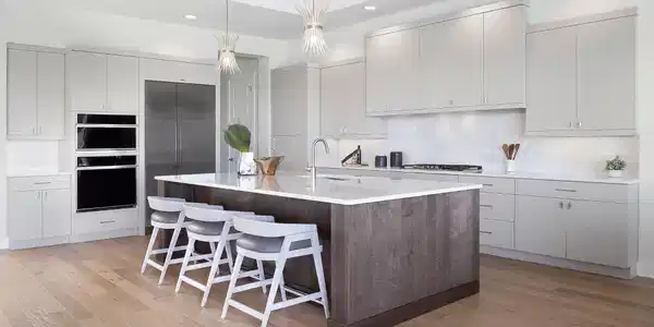Image 4: Kitchen