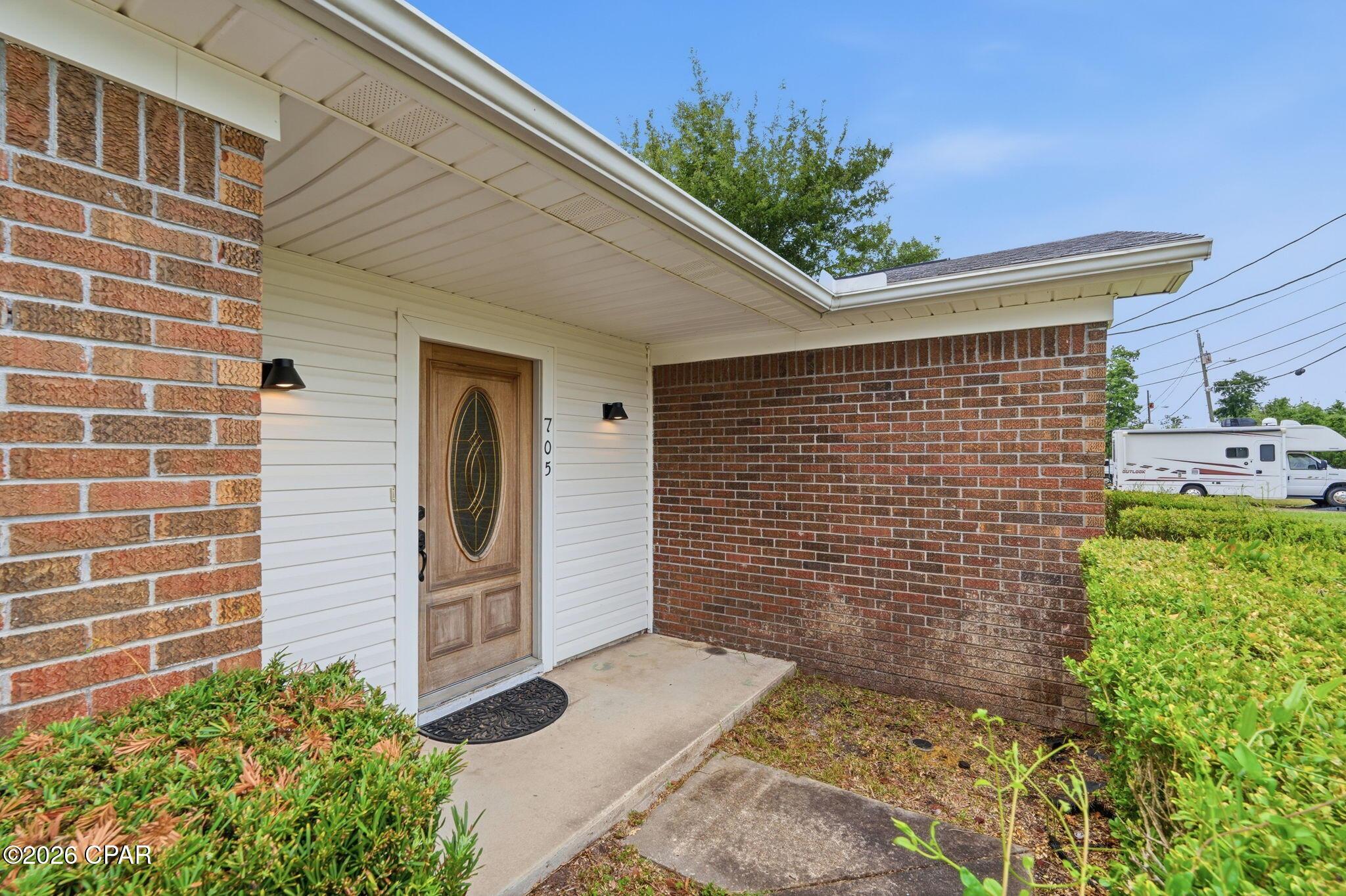 Image 3: 4-web-or-mls-705 S Cameila crt-4