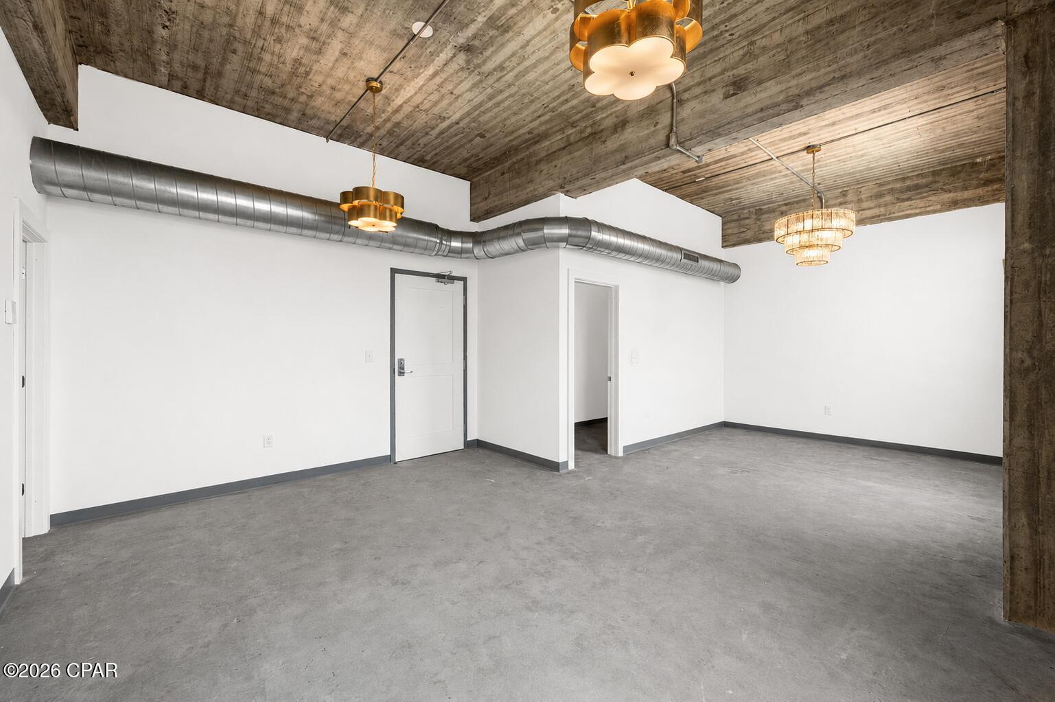 Image 4: Loft 13 Living & Bdrm