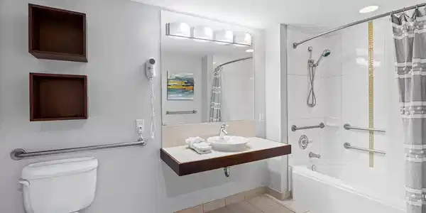 Image 4: 4109 bathroom