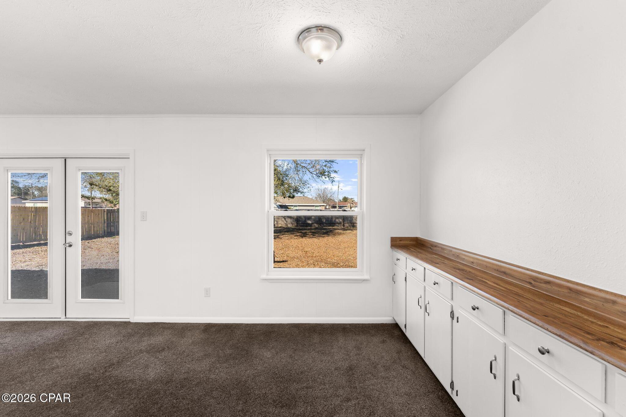 Image 4: 4-web-or-mls-6419 Lance St -04