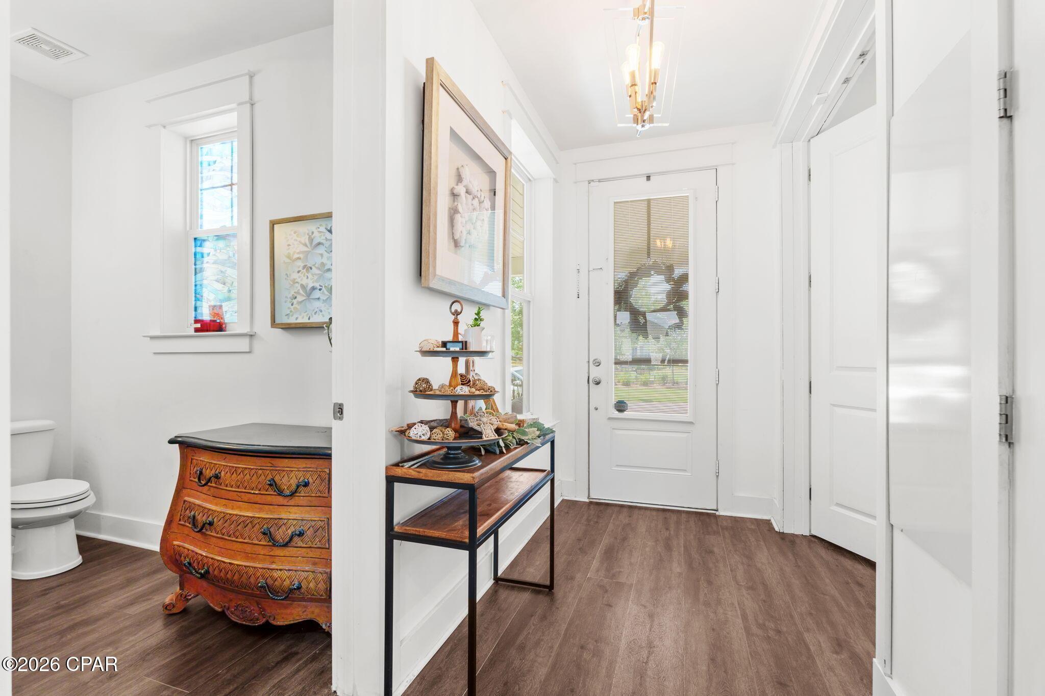 Image 4: 4-web-or-mls-1224 FINCH STREET-04