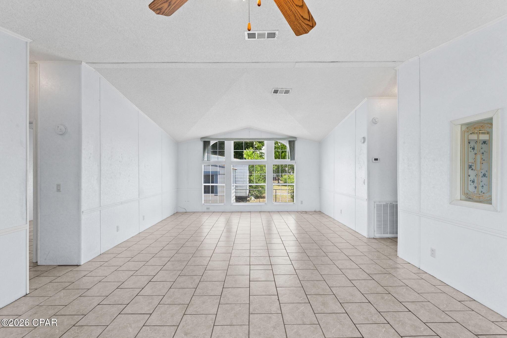 Image 4: 4-web-or-mls-FDP04926