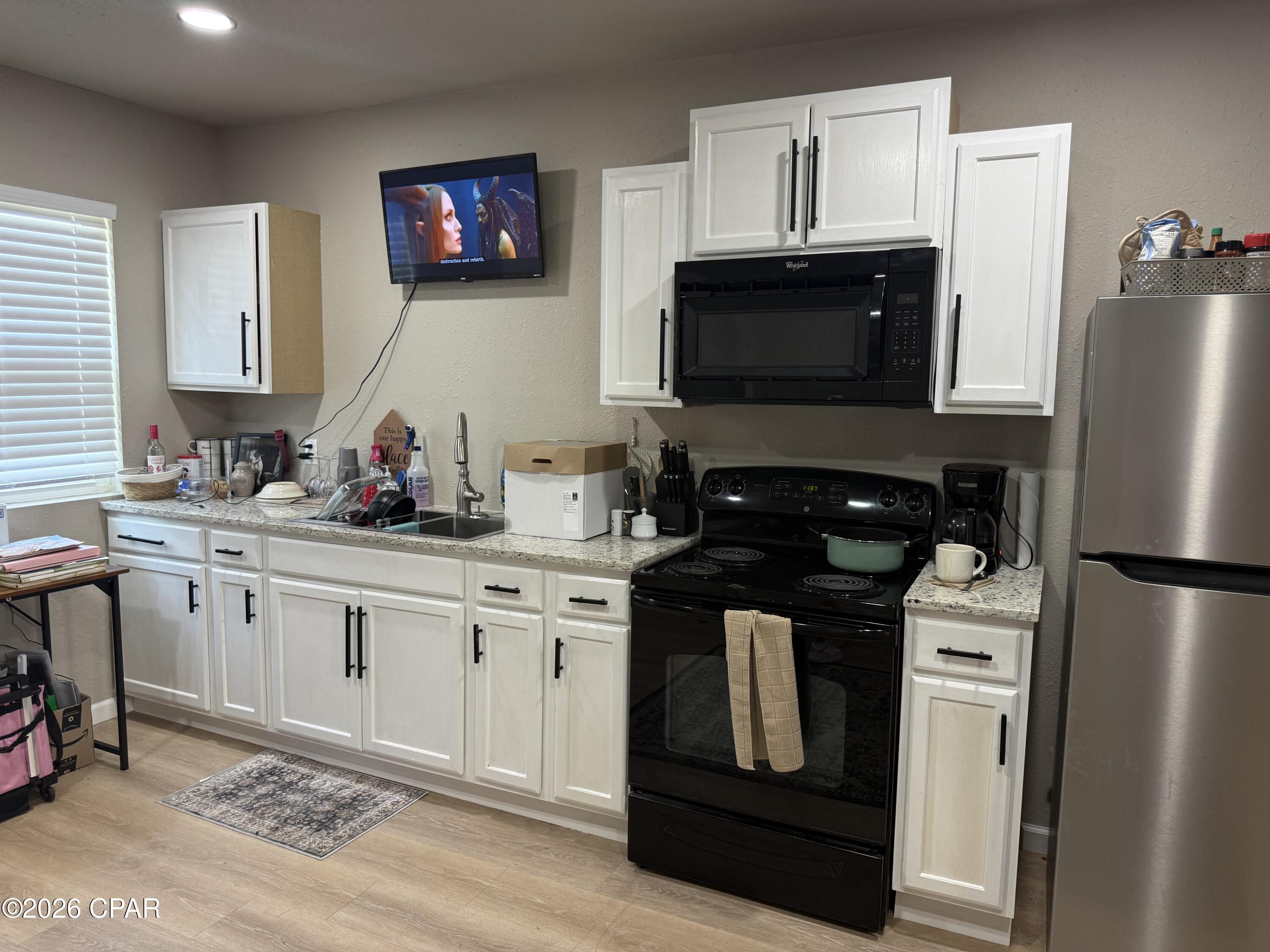 Image 3: kitchen 1