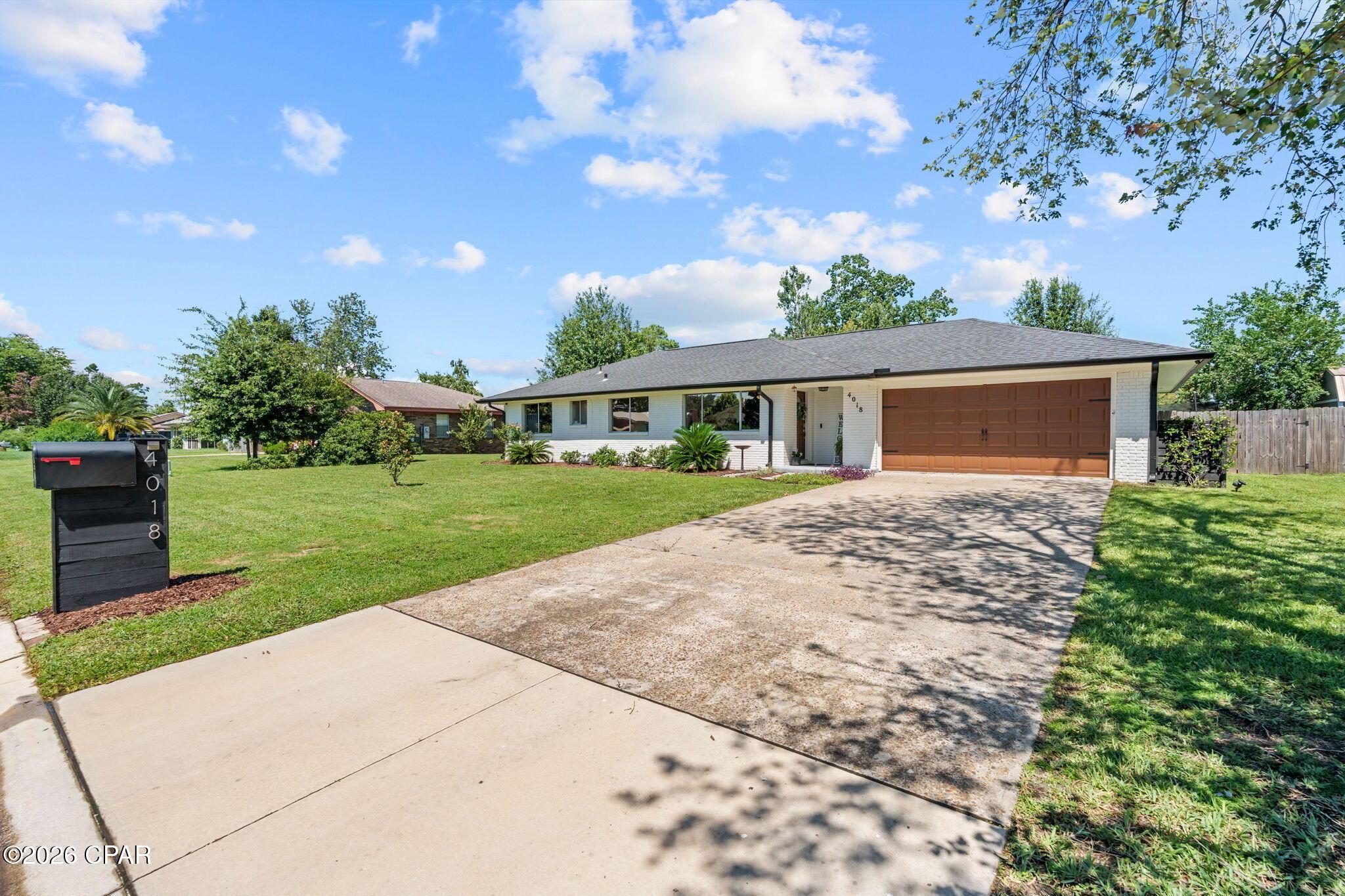 Image 2: 2-web-or-mls-4018 Valencia-2