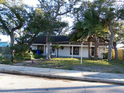 1002 E 2nd Court