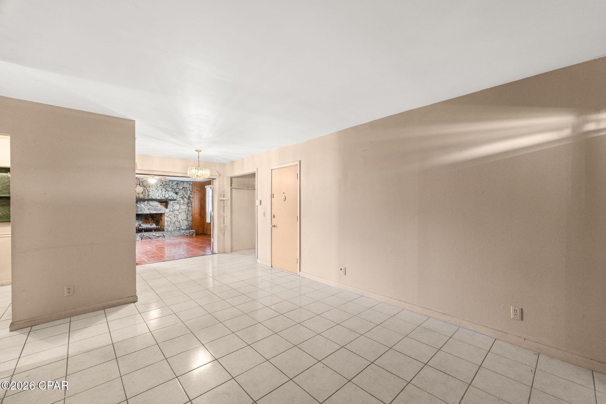 Image 4: 4-web-or-mls-PANHANDLE - 1404 E 9TH ST -