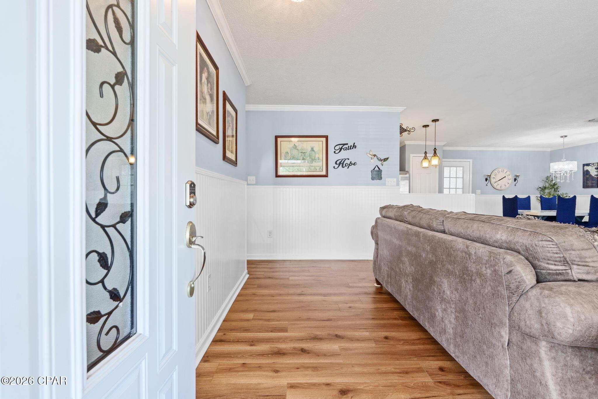 Image 2: 2-web-or-mls-Erin-35