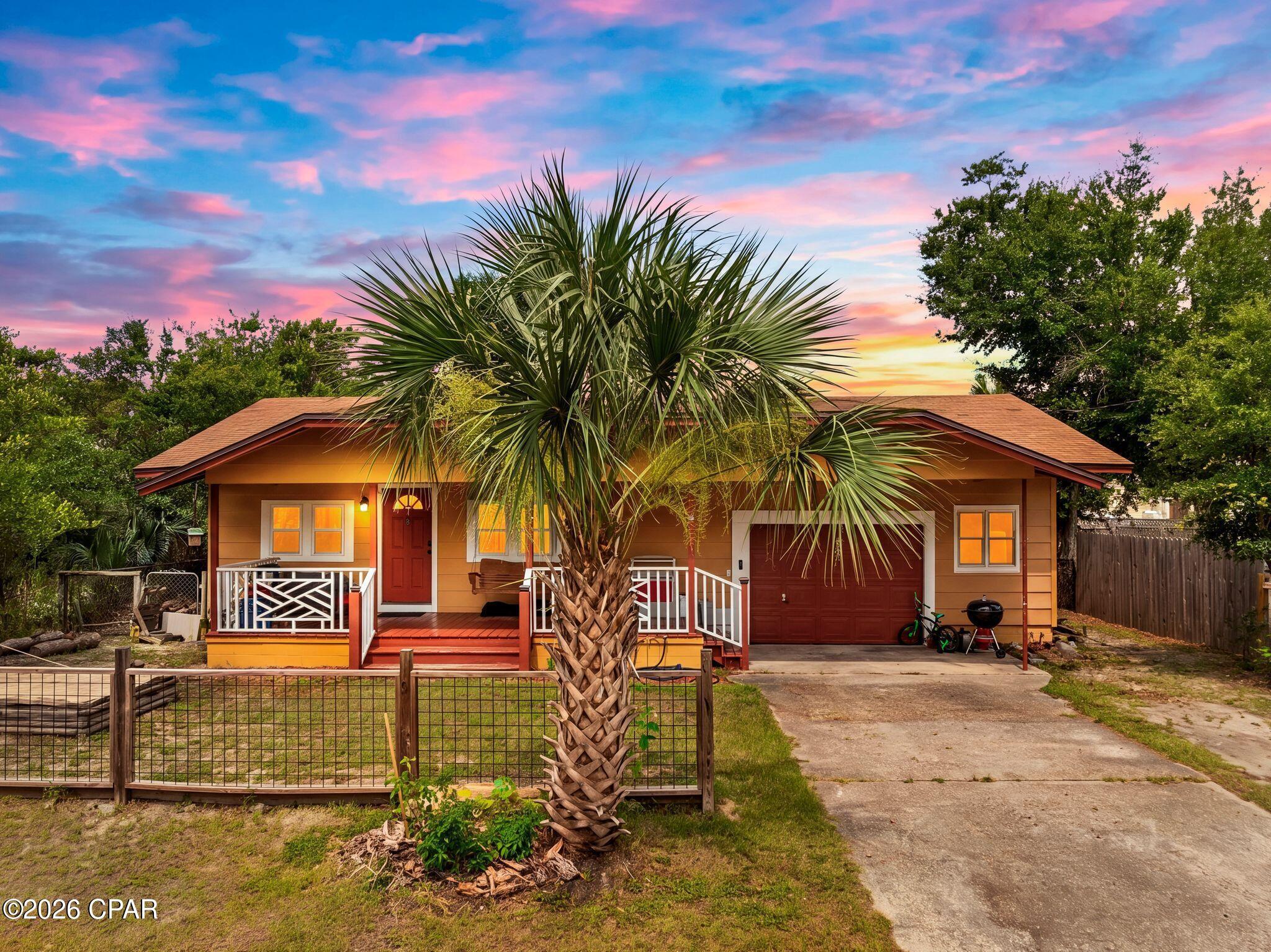 Image 1: 1707 Chestnut Ave, Panama City, FL 32405
