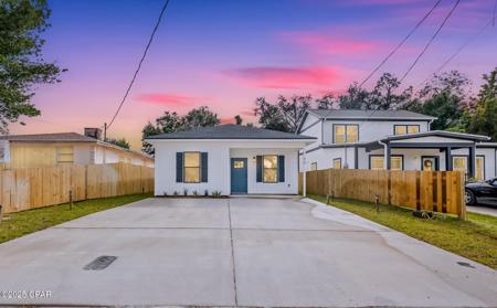 910 E 9th Court