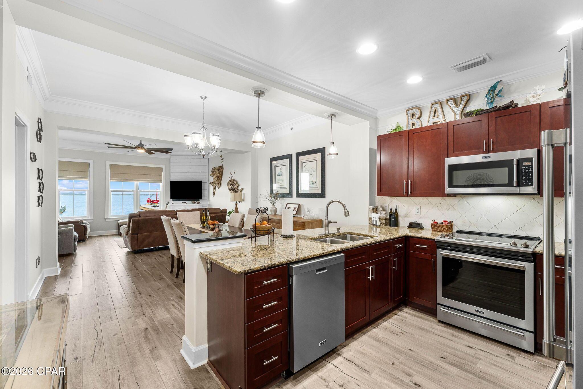 Image 2: Kitchen