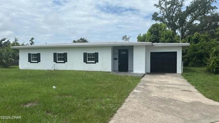 1006 E 2nd Court