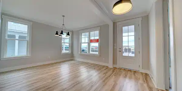 Image 4: Foyer & Dining / Study