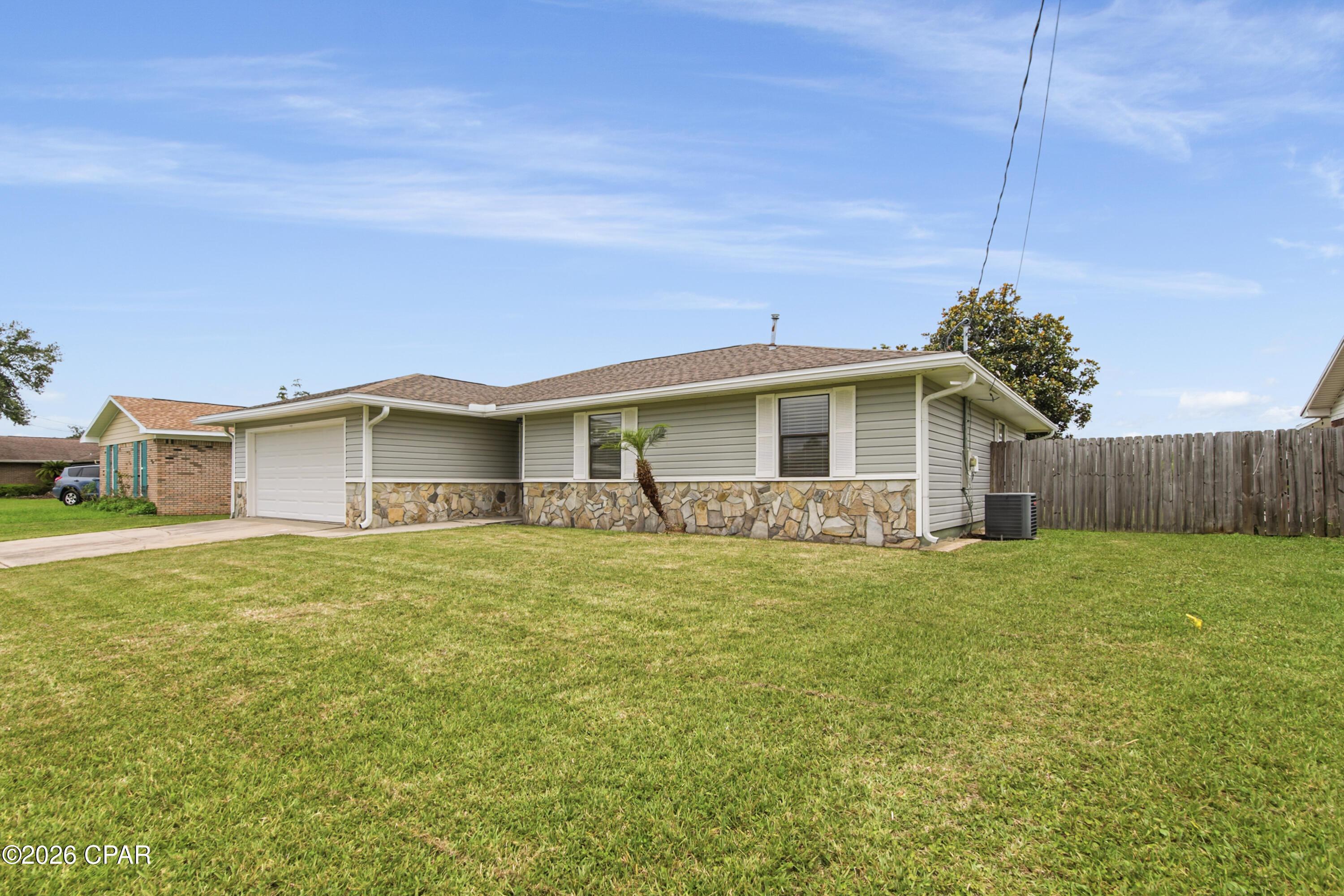 Image 2: Front Yard