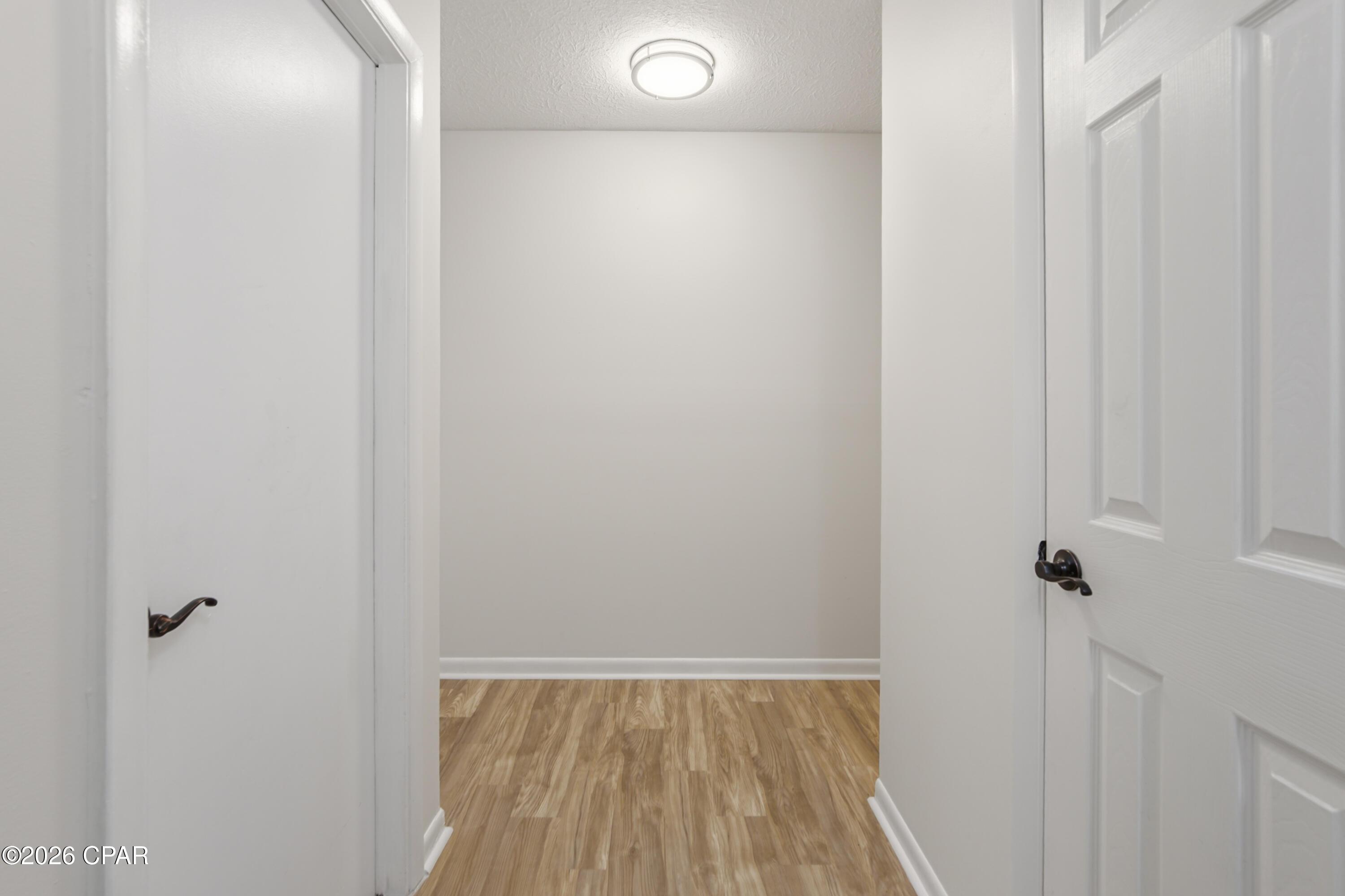 Image 4: Entryway