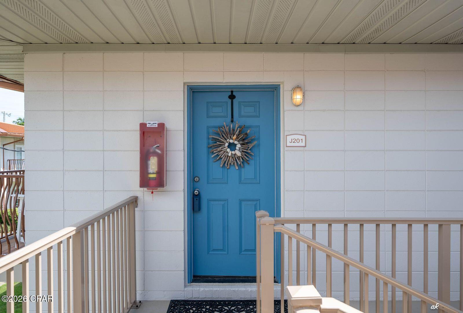 Image 3: Front Entrance