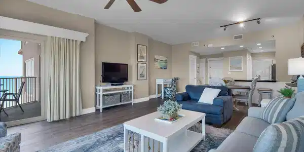 Image 2: Living Rm, view 6
