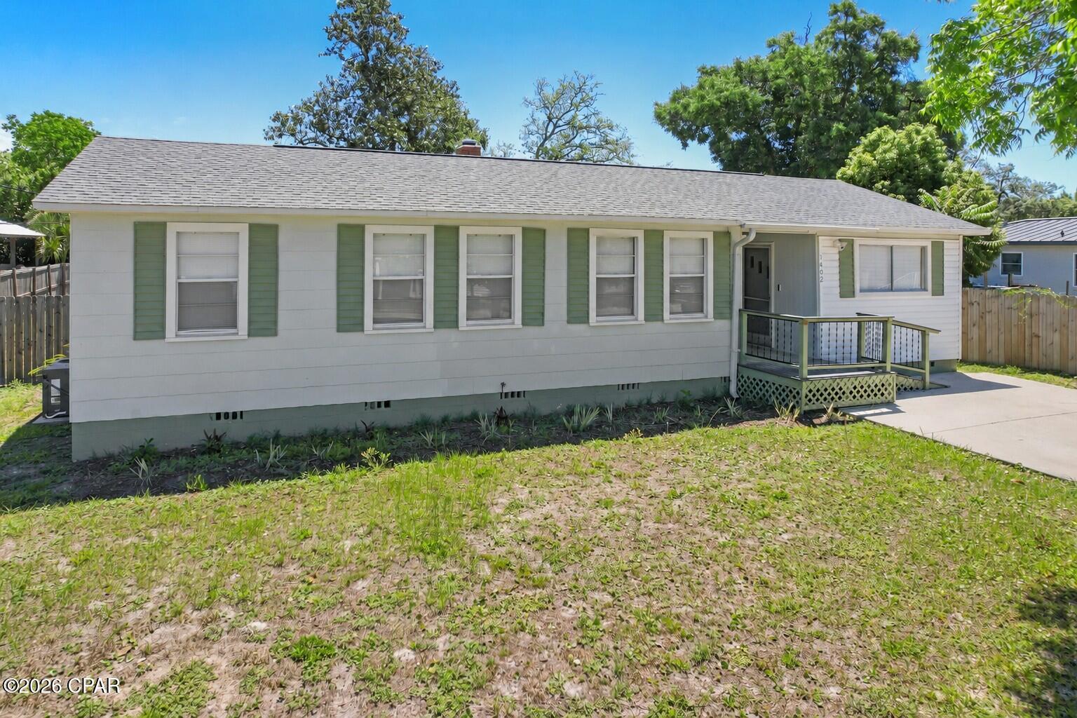 Image 2: 1402 Arthur Ave