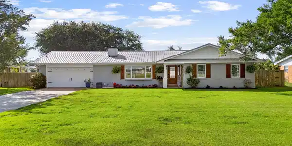 7033 Yellow Bluff Road