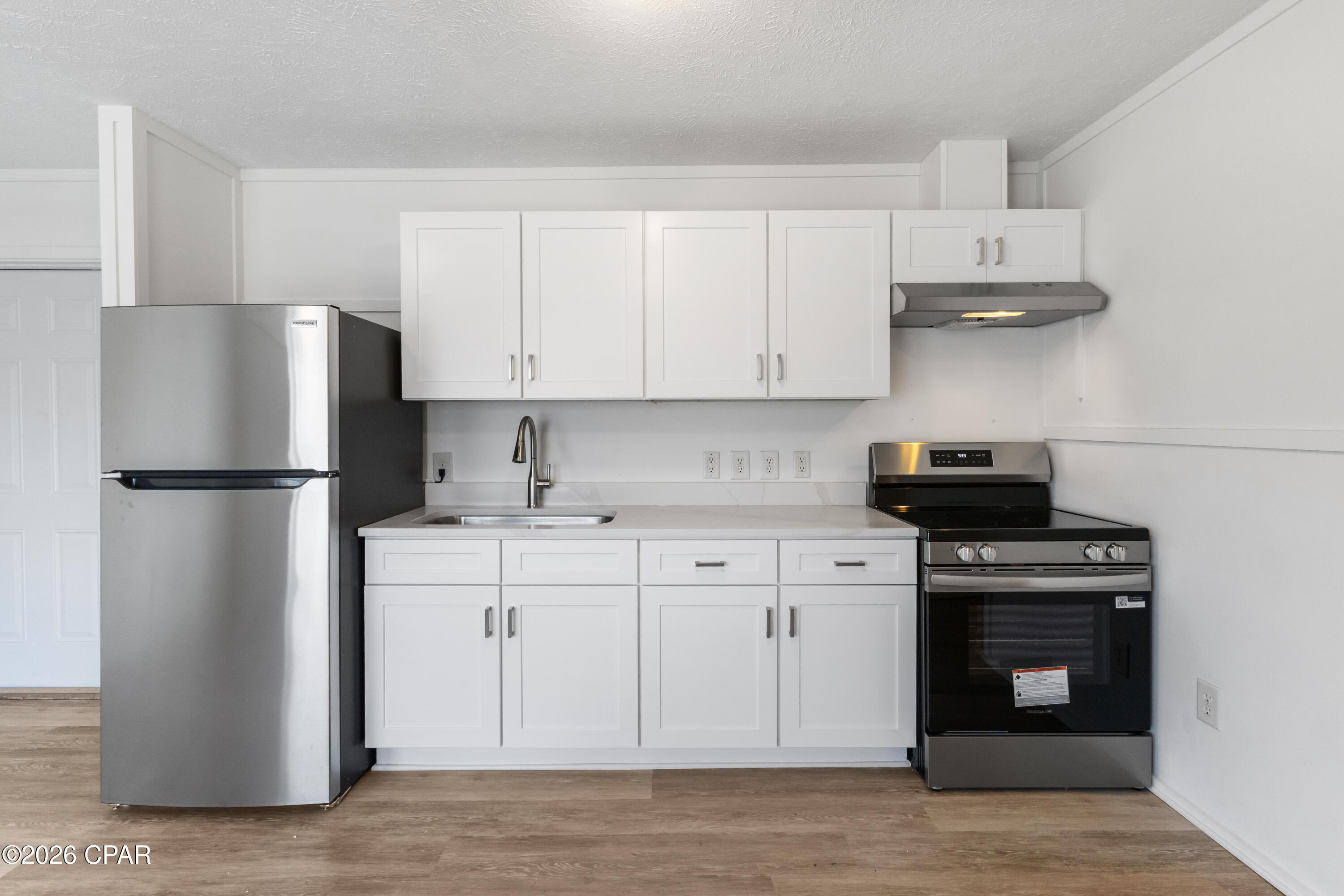 Image 2: 102 Sims Ave #3 (5)