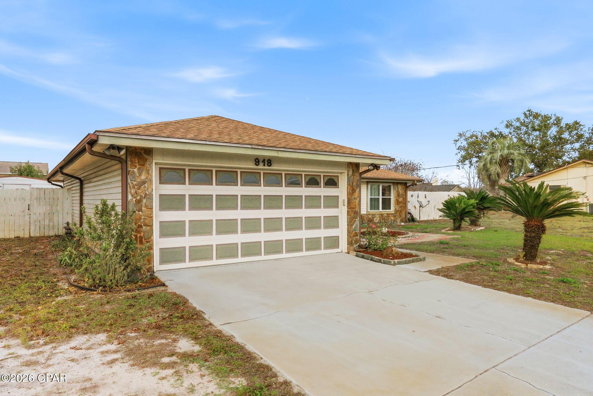 Image 2: 2-web-or-mls-918 Venetian Way -02
