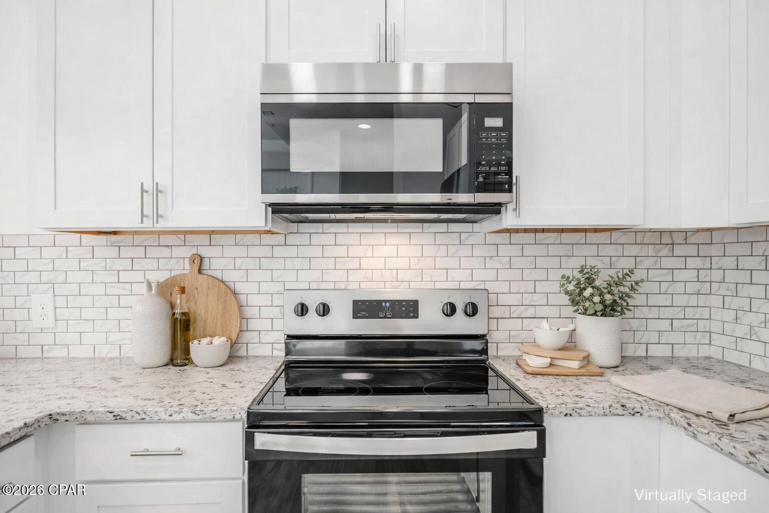Image 4: Kitchen