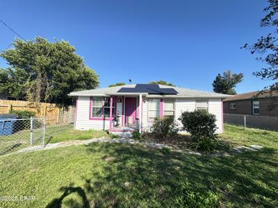 228 N East Avenue
