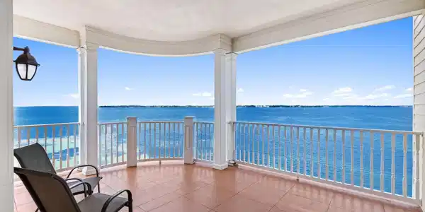 Image 3: Balcony