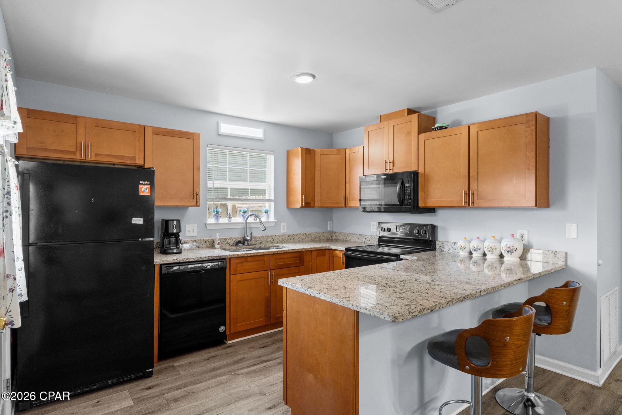 Image 3: 12-web-or-mls-FDP08732
