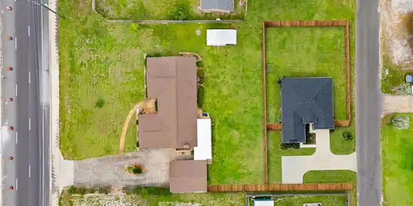 Image 3: 49-web-or-mls-PANHANDLE - 2220 ST ANDREW