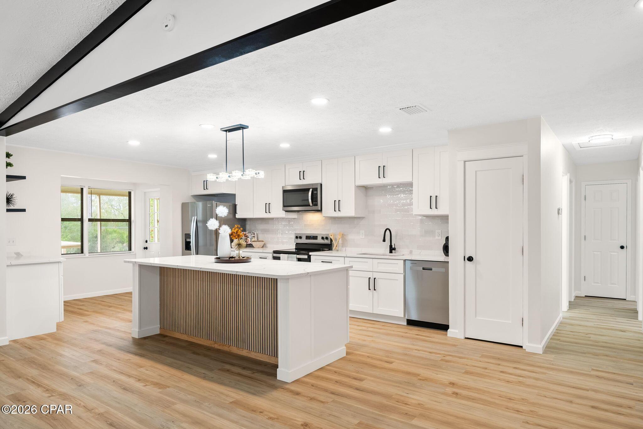 Image 2: Kitchen