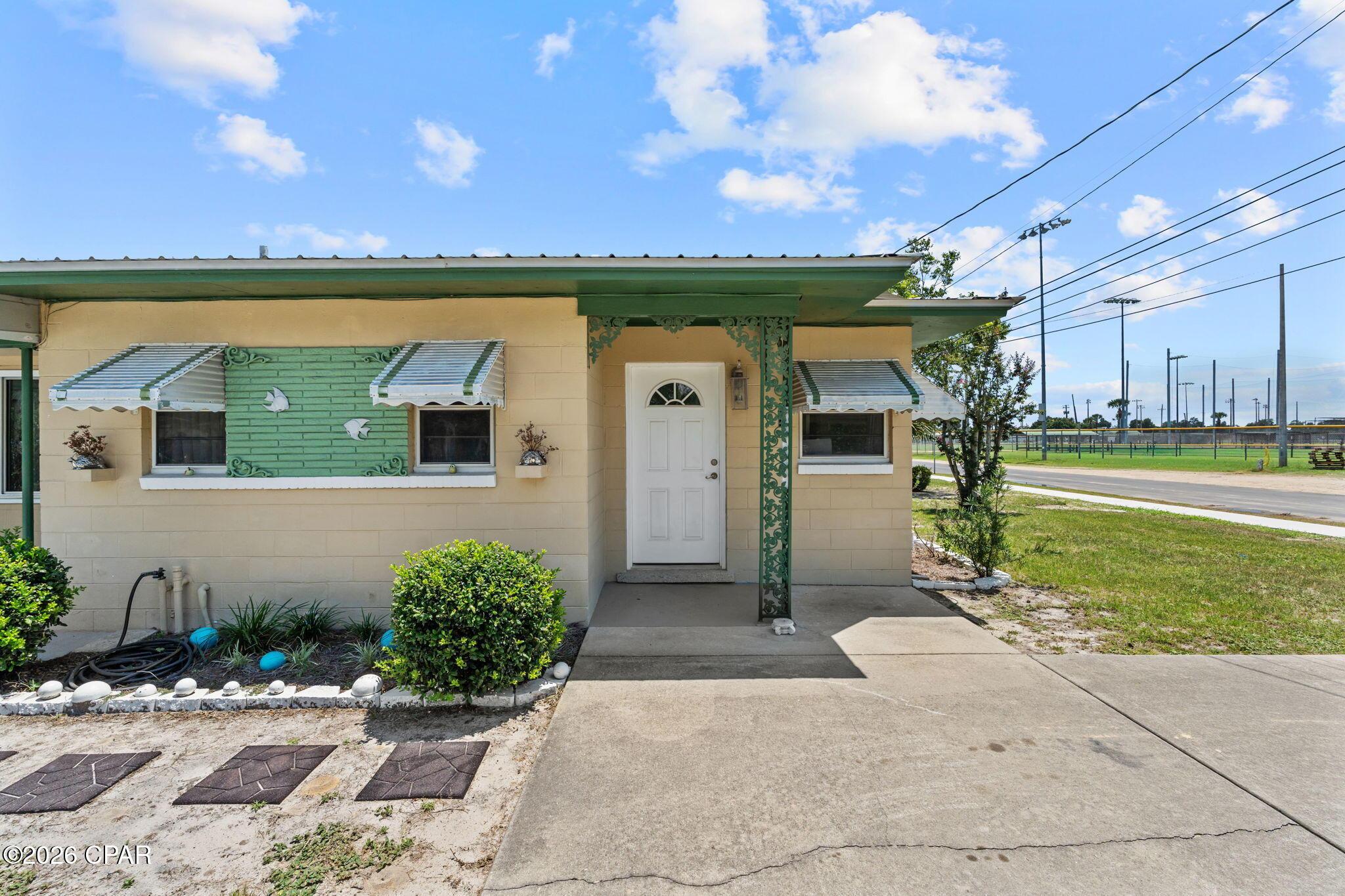 Image 2: 6-web-or-mls-1609 w 13-6