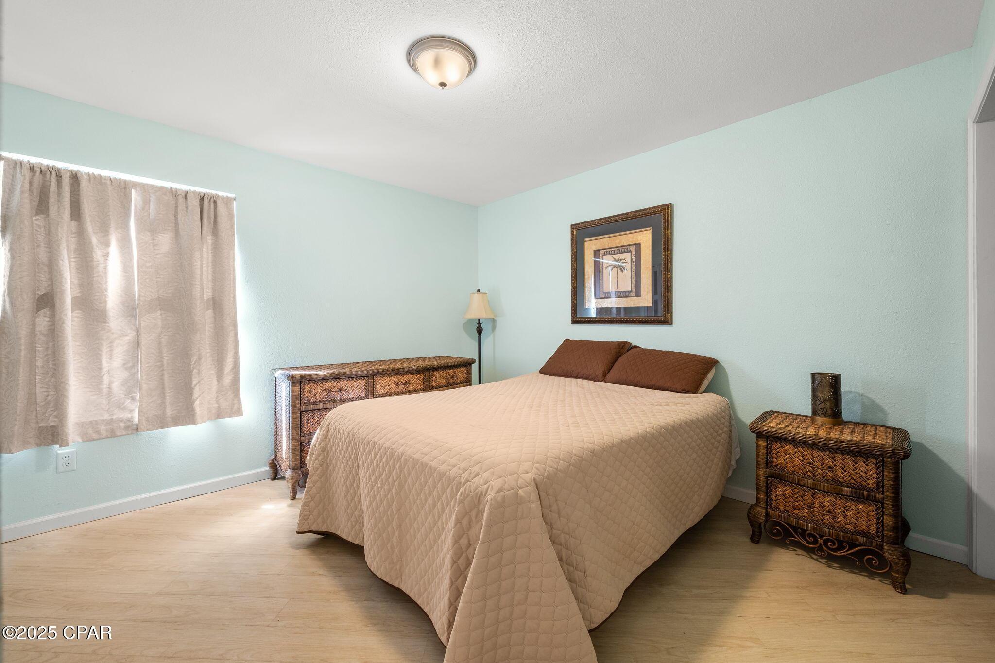 Image 4: Guest Bedroom -1