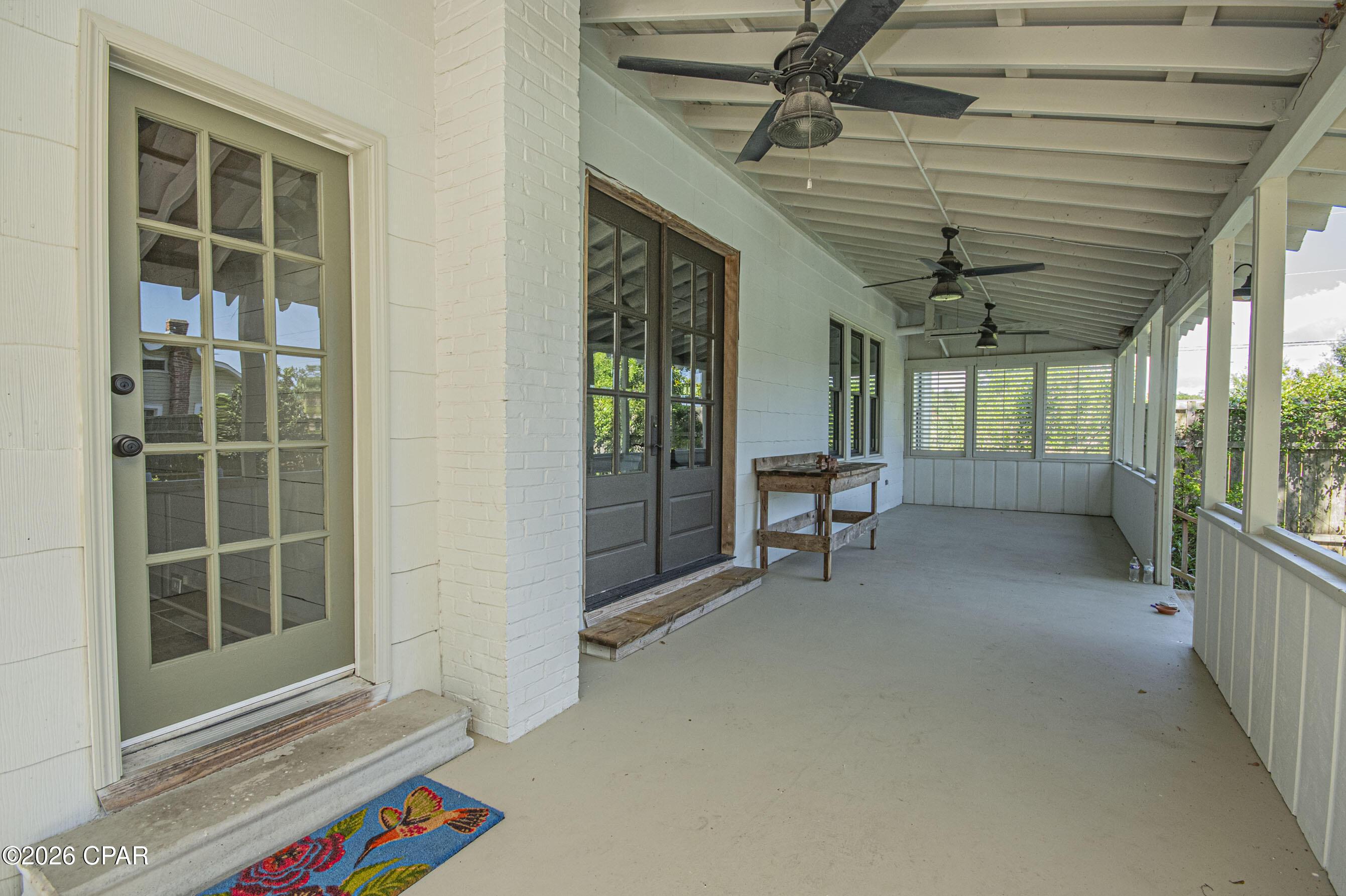 Image 4: Scony porch 3