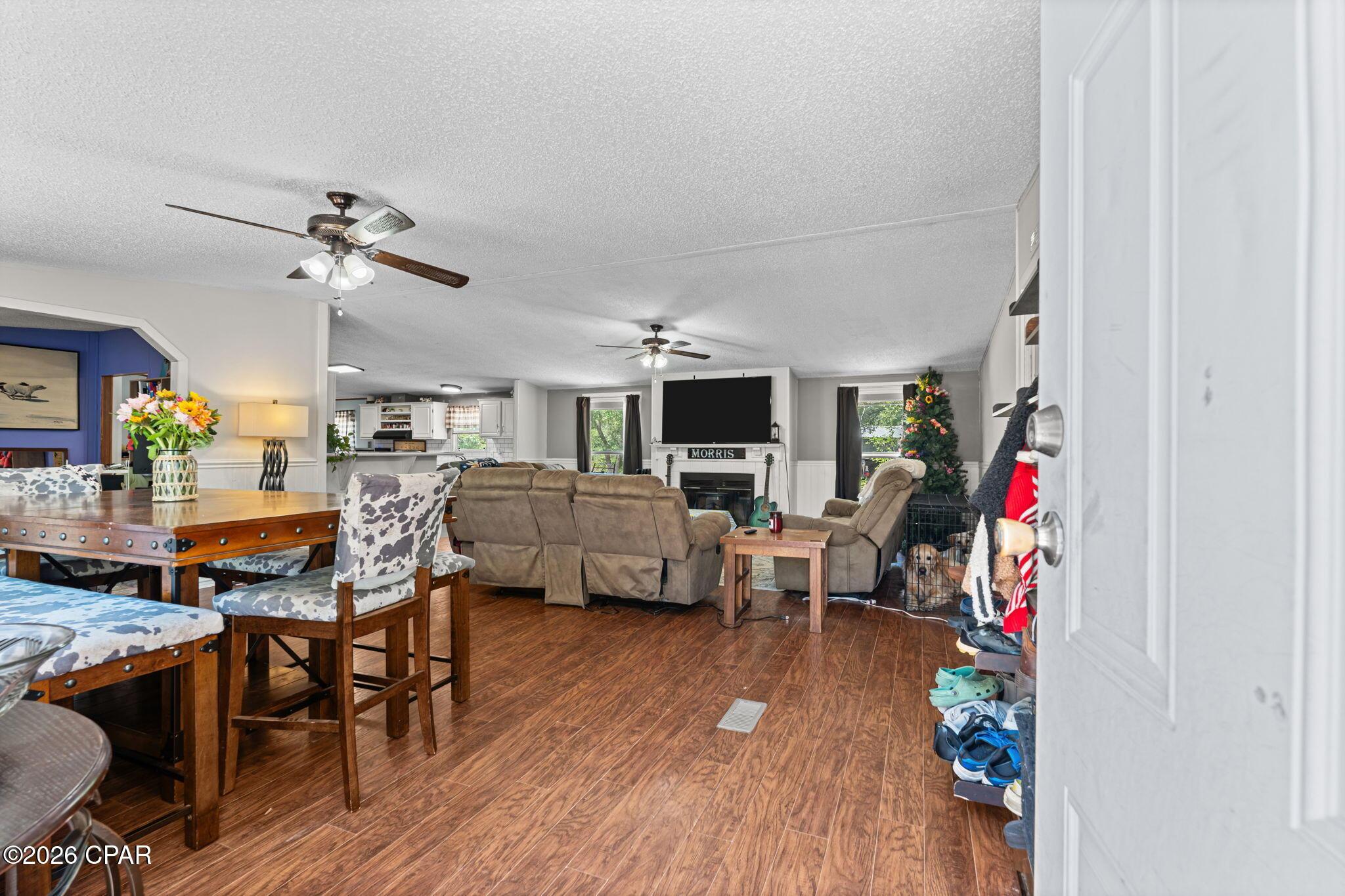 Image 4: 6-web-or-mls-8325 resota-06
