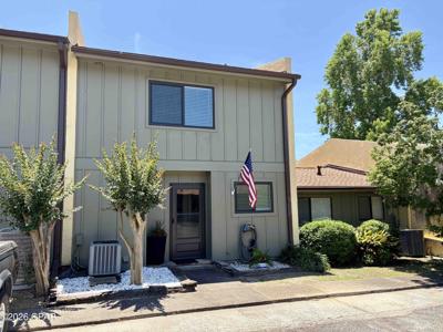 1025 W 19th Street