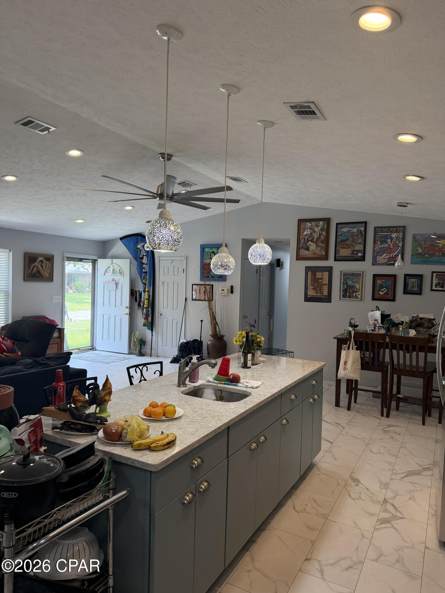 Image 3: IMG_58811