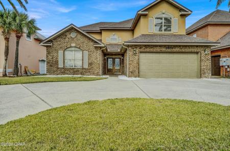 2913 Country Club Drive