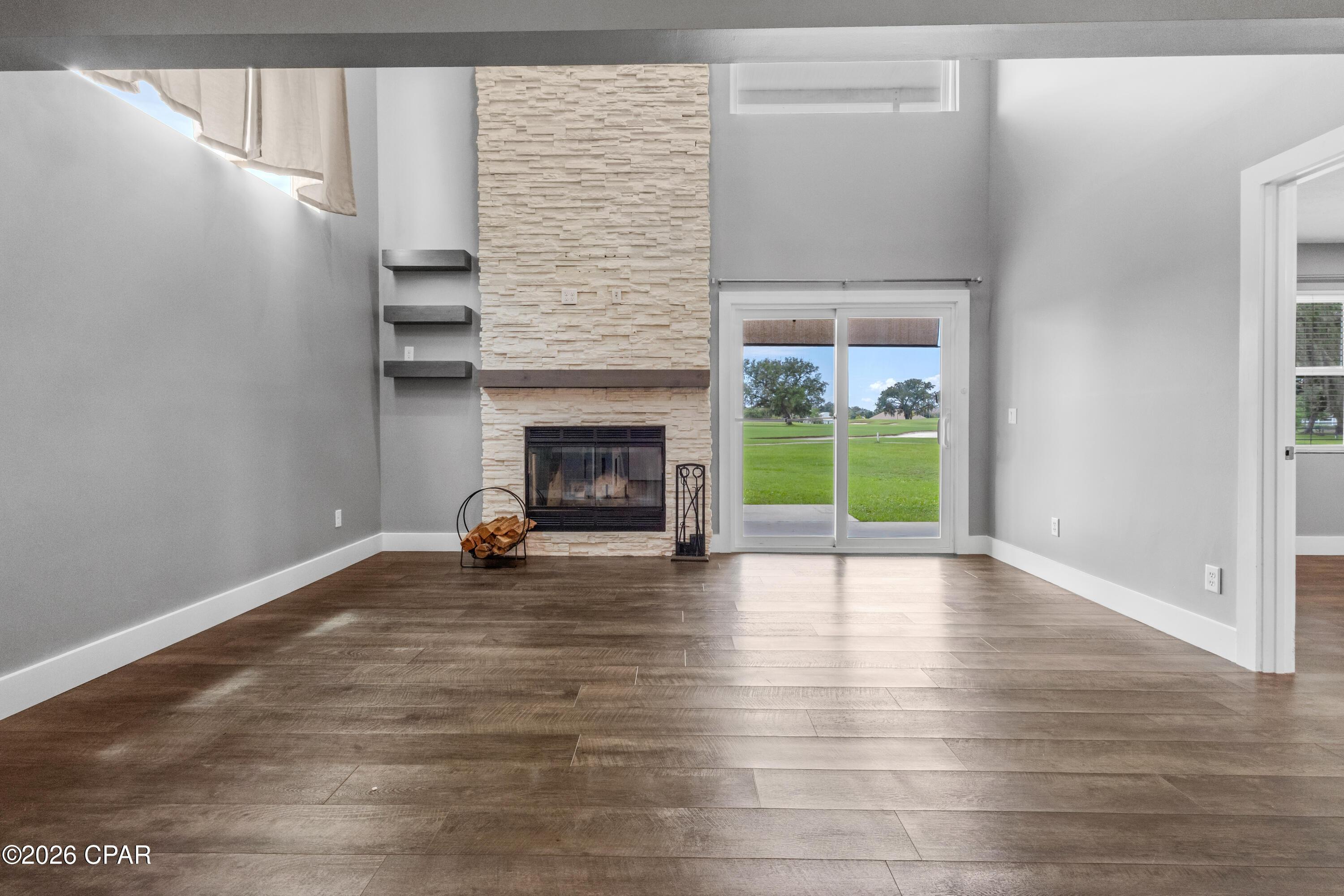 Image 4: 2511 Country Club Drive (17)