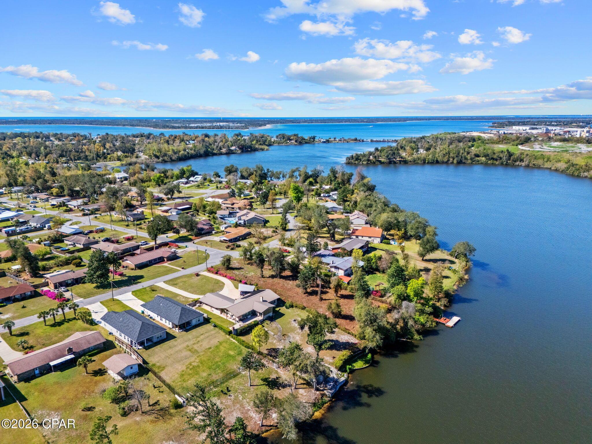 Image 4: 7-web-or-mls-4813 lakewood-8