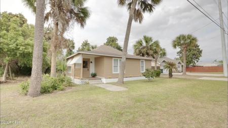 200 E 5th Street