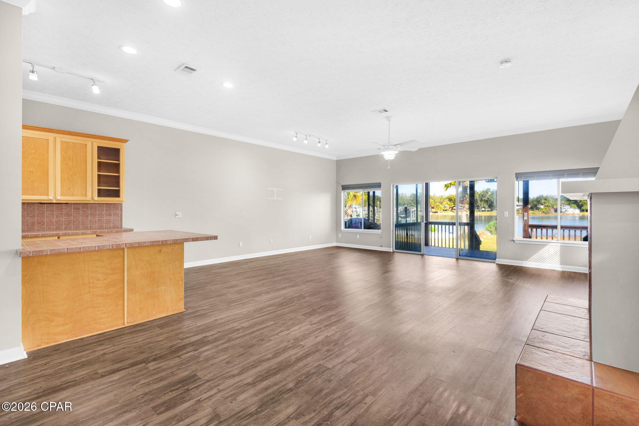 Image 3: 8-5116 Blue Harbor Dr_20260320_023