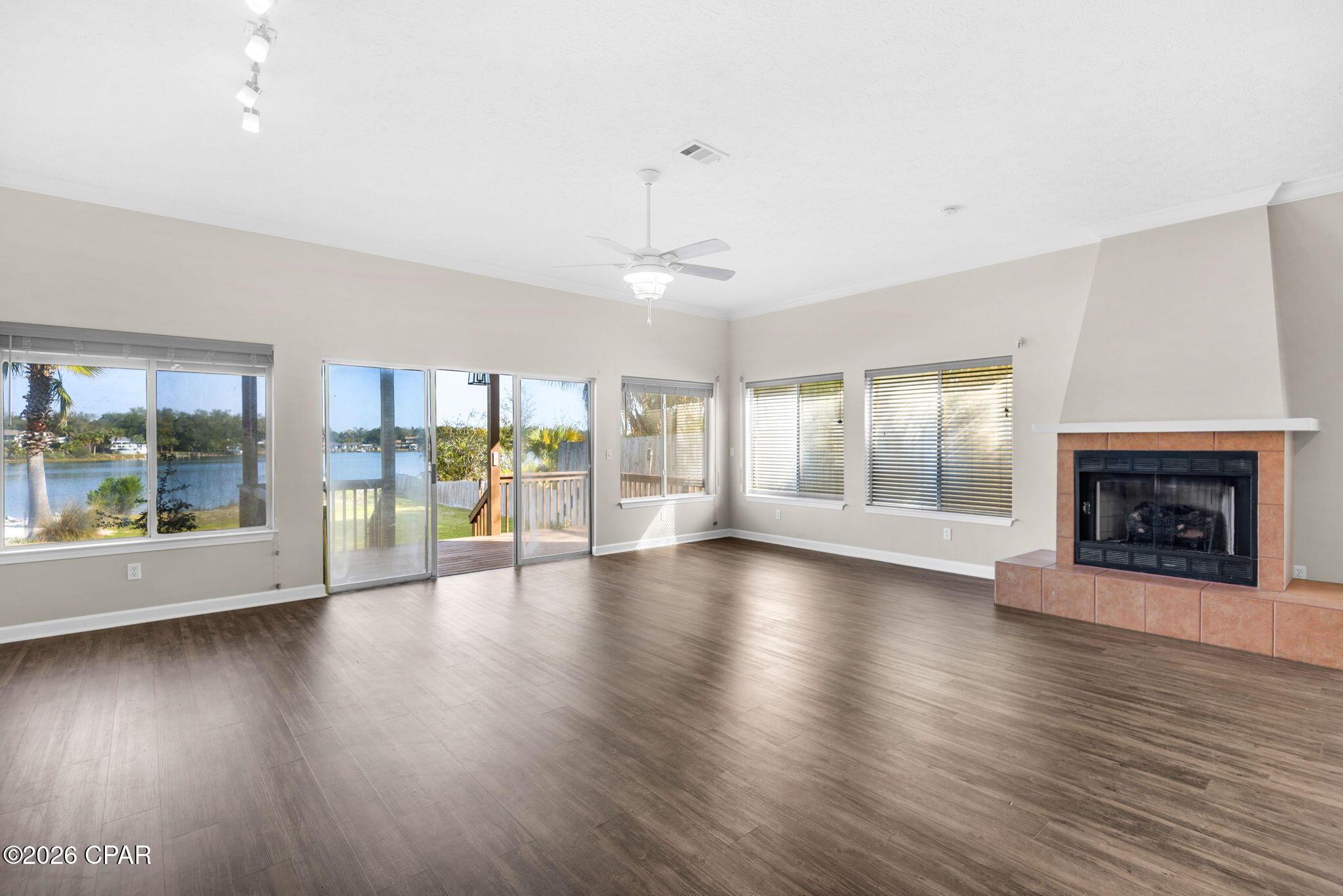 Image 4: 15-5116 Blue Harbor Dr_20260320_055