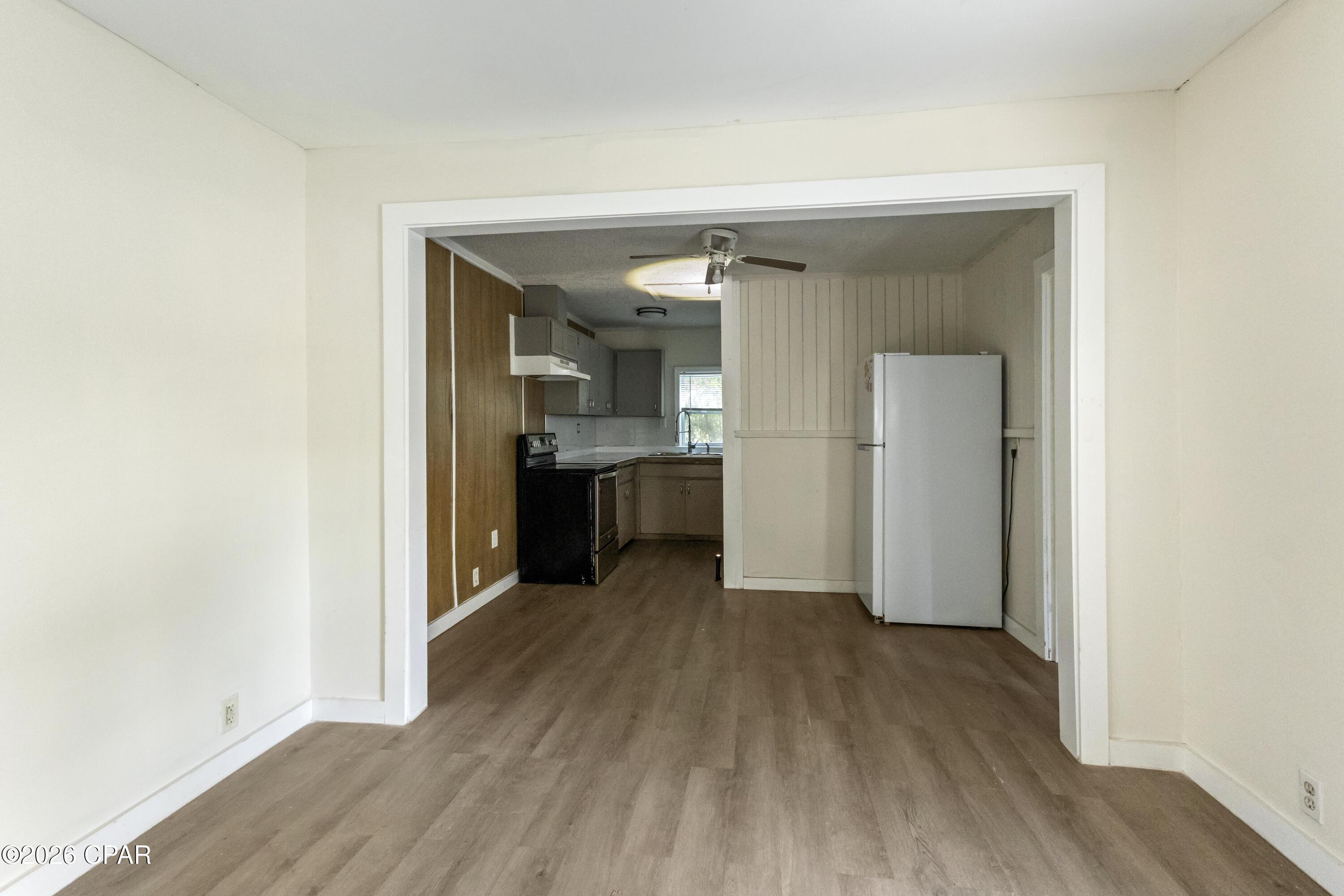 Image 4: 2722 E 6th St PC (4)